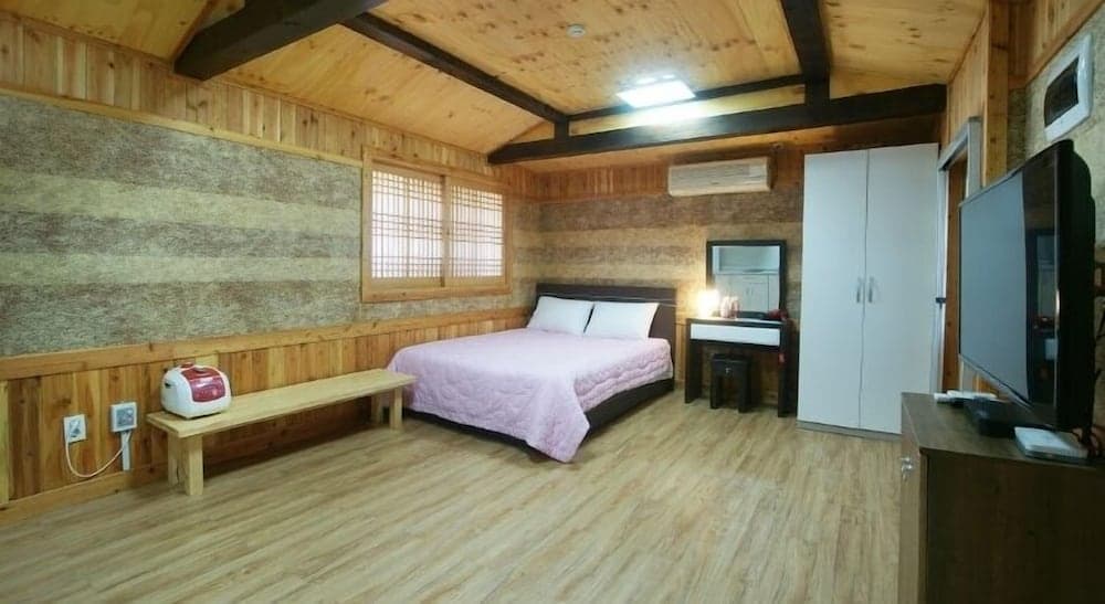 Chan's House Pension