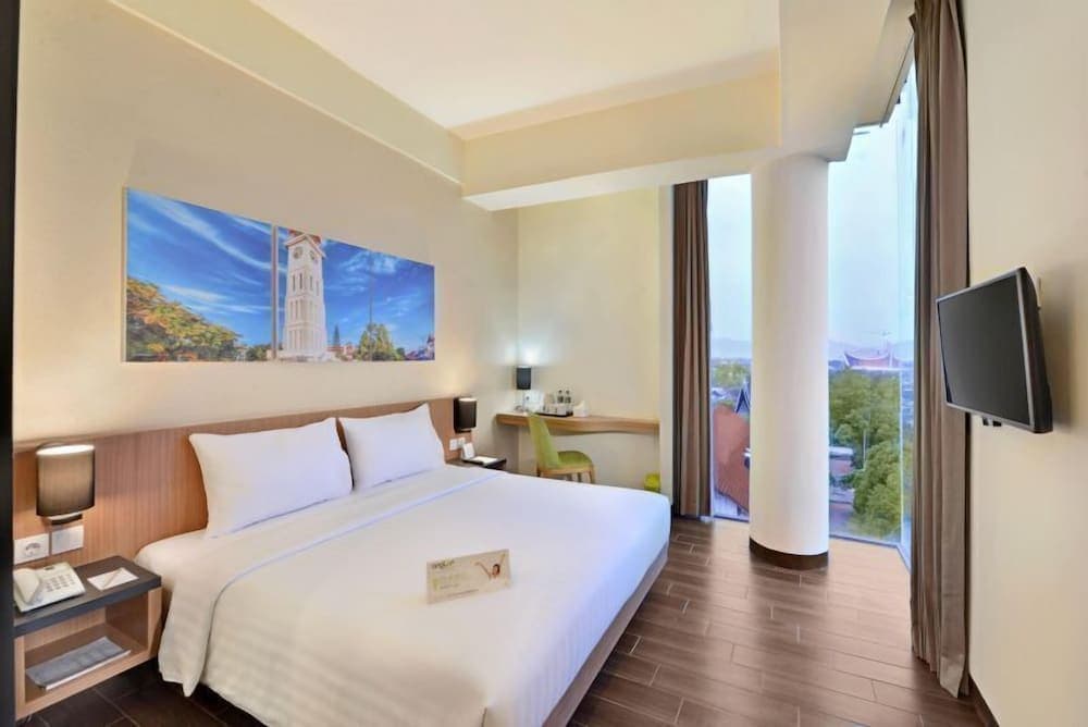 Whiz Prime Hotel Khatib Sulaiman Padang