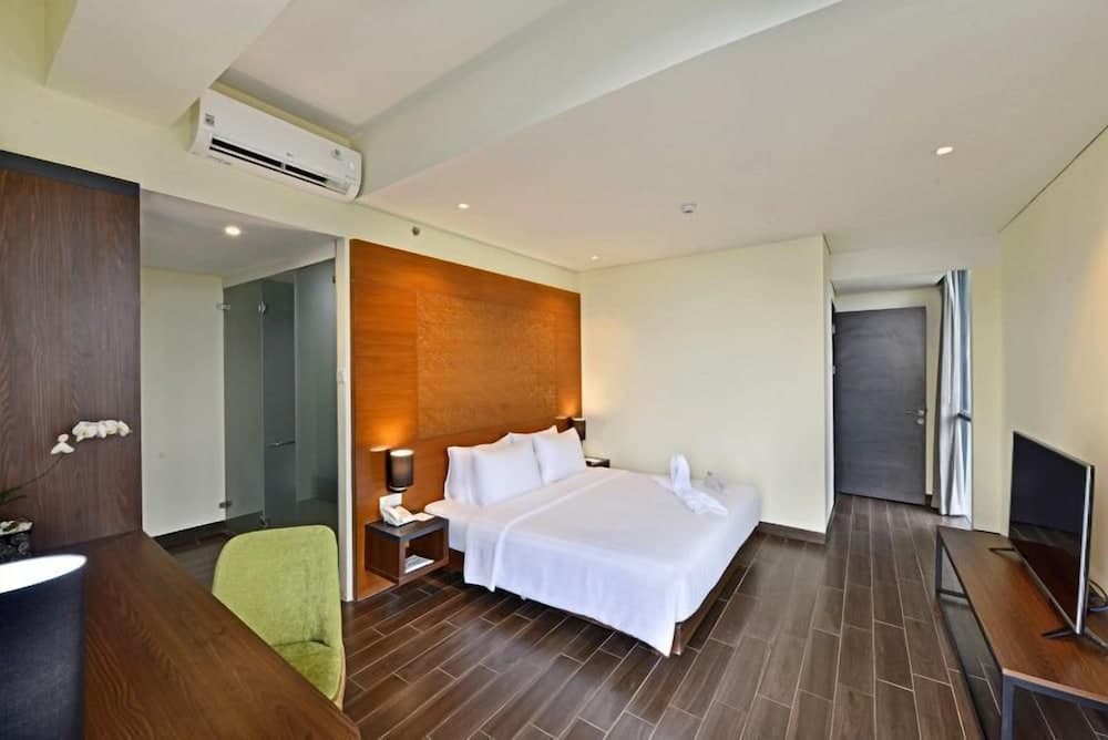 Whiz Prime Hotel Khatib Sulaiman Padang