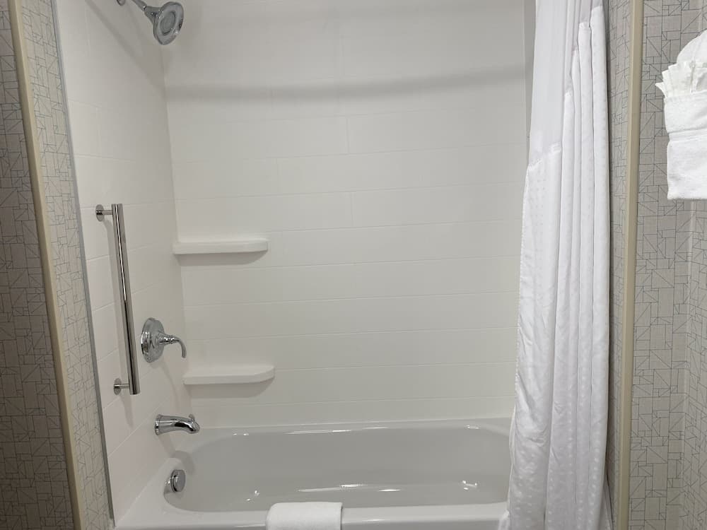 Holiday Inn Express Grand Rapids Airport North by IHG