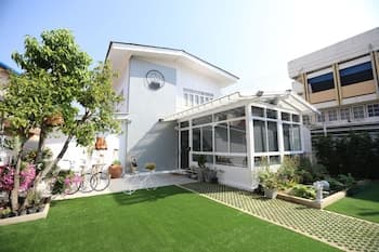 Hostel Lullaby - Adults Only