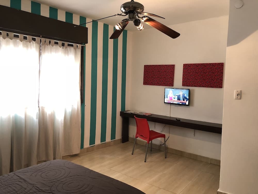 Defensa 821 Bed & Breakfast