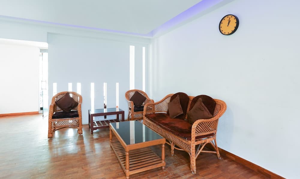 Treebo Hummingbird Nest