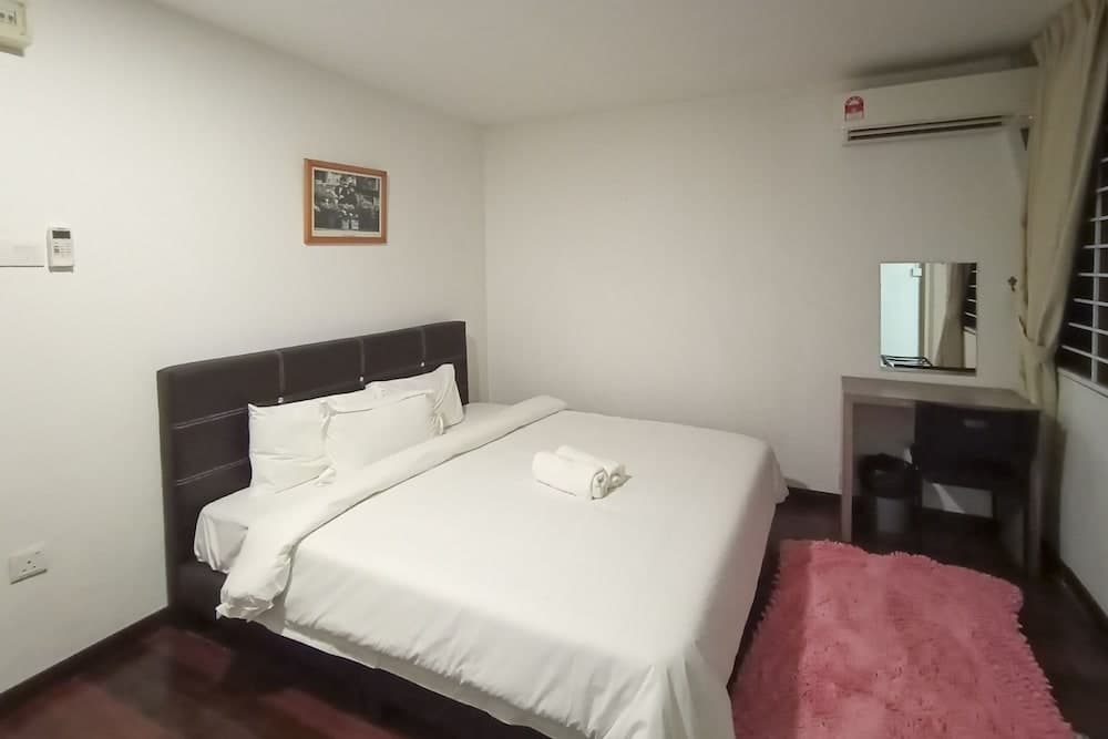 OYO HOME 90260 Natol Homestay London