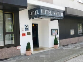 Hotel Meran Hallenbad & Sauna