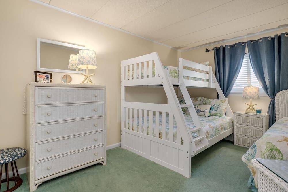 Thunder Island 161d 2 Bedroom Condo by Redawning