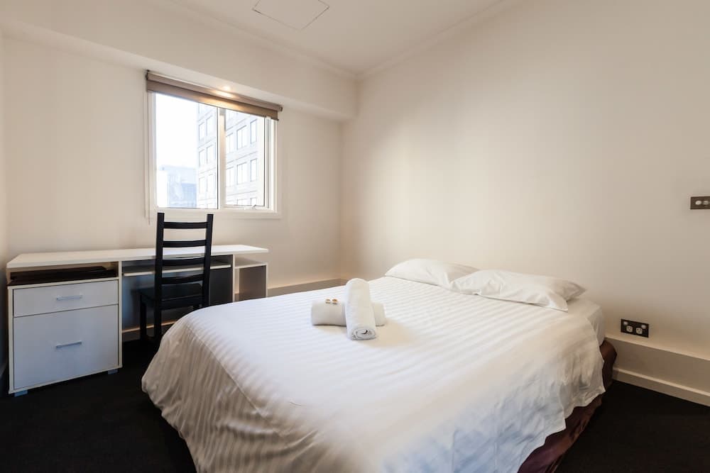 CLAUDE, 2BDR Melbourne Apartment