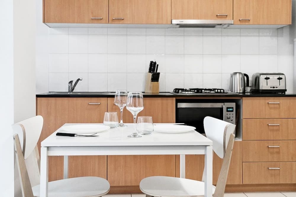 LIZZI, Melbourne Studio Apartment