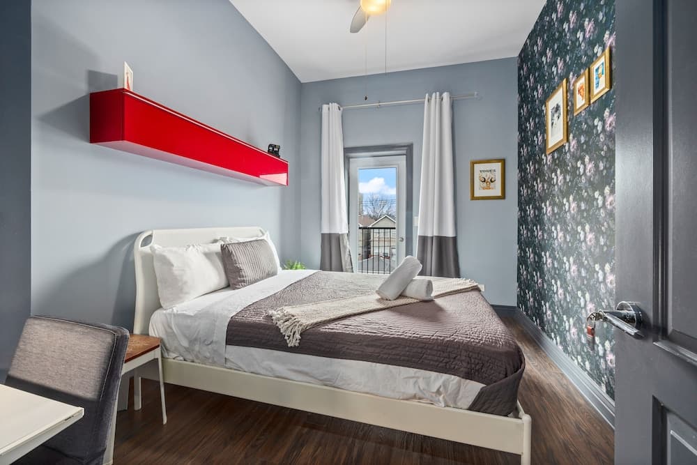 Mccormick Place Guest House