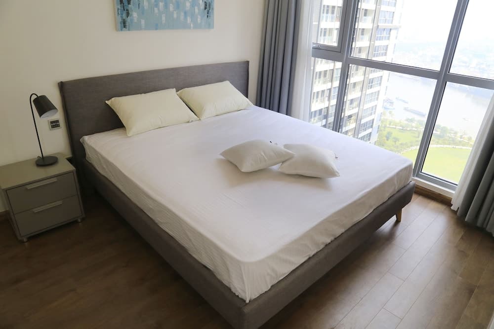 High-floor River-view Apartment