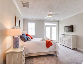 Gorgeous New Modern Farmhouse-style Townhouse Just Blocks From the Virginia Beach Oceanfront