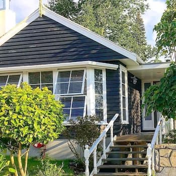 Hugo and Carter's Lodge Rotorua NZ