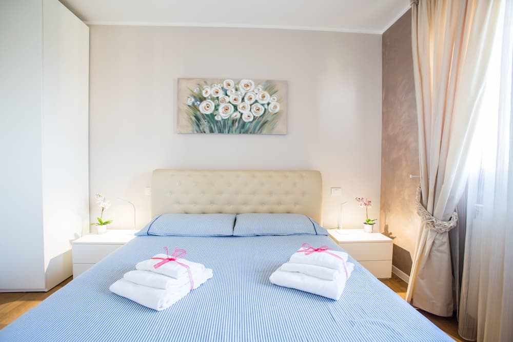 Bright Apartments Desenzano - Cascinale Pool 1