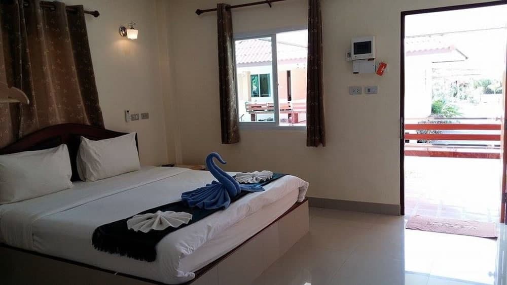 Naris Phuview Resort