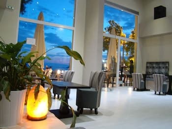 Maravellia Art Hotel