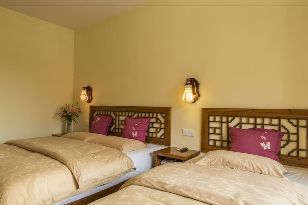 Snow Lion Riverside Resort