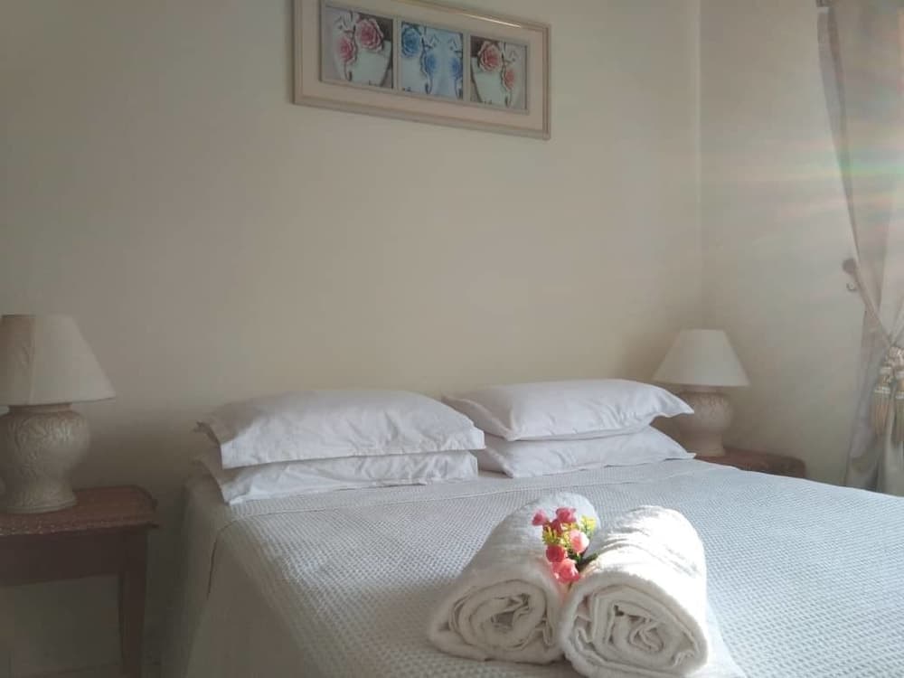 Aini's Guest House In Vista Amani Condo