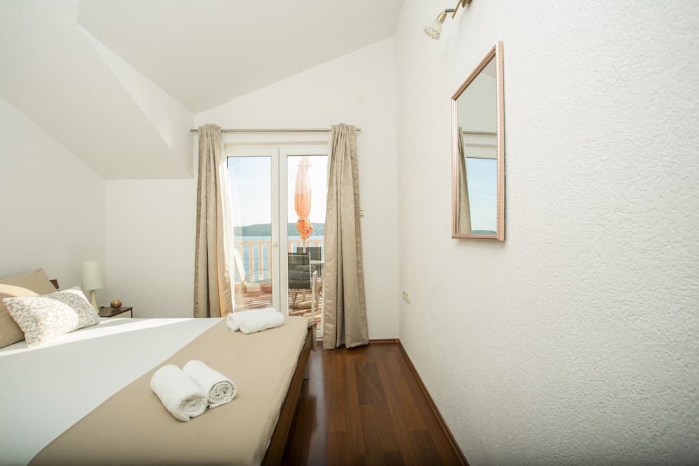 Kaja - right next to the beach