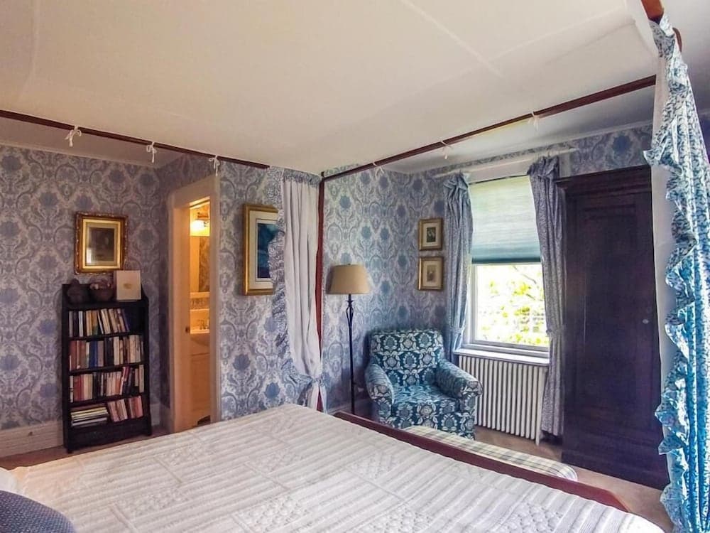 Harbor Knoll Bed & Breakfast