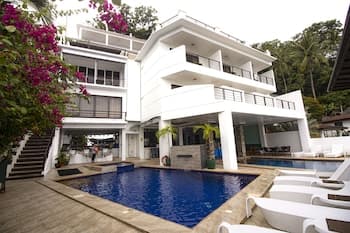 Manarra Seaview Resort