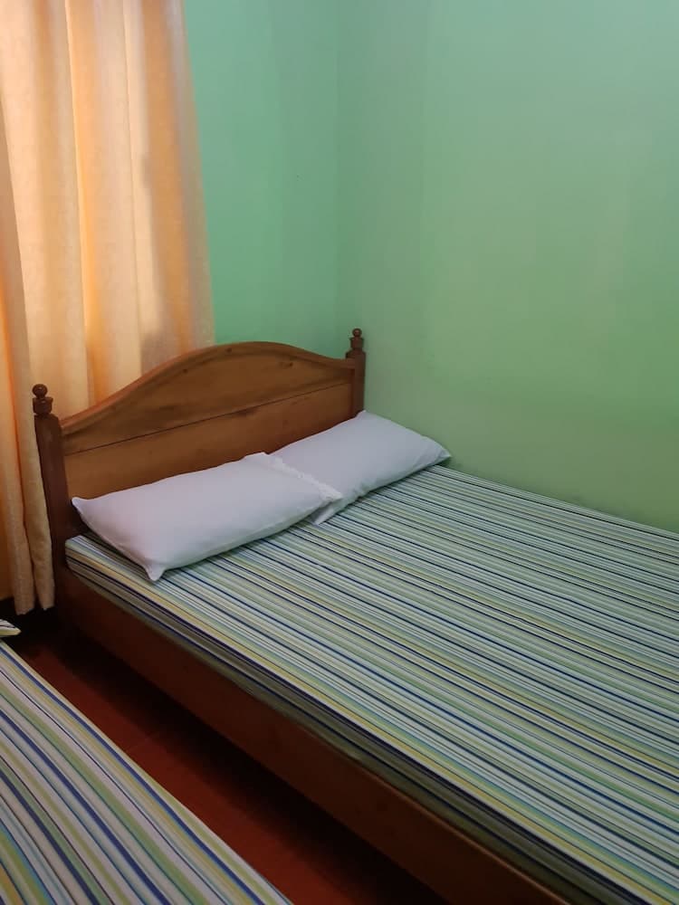 Desiree's Lodge And Transient House, Baler Aurora