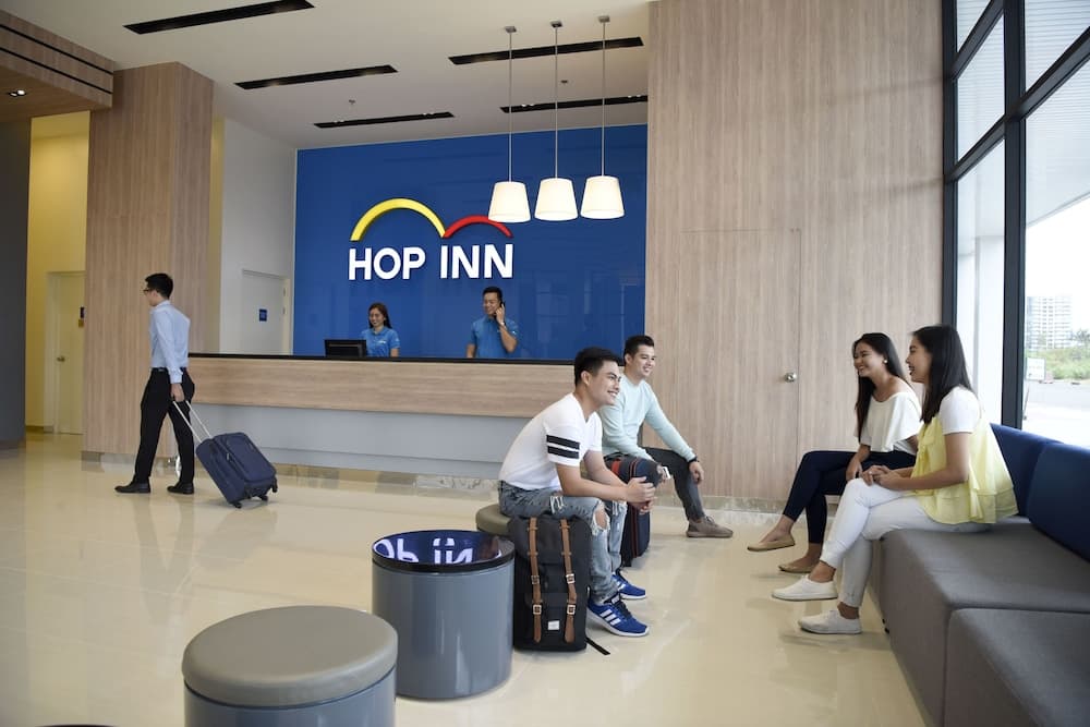 Hop Inn Hotel Aseana City