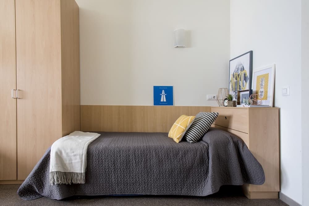 Residencia Universitaria Resa As Burgas - Centro Adscrito a REAJ - Campus Accomodation