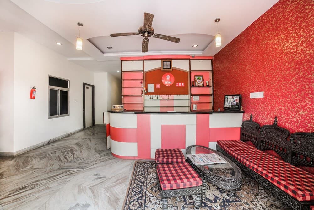 OYO 9929 Hotel Dhruv