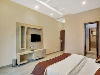 OYO 9744 Helios Homestay