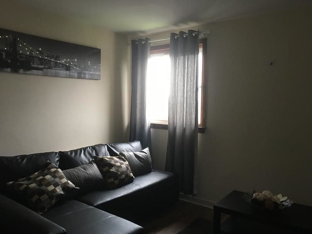 Majesty Tweed Apartment