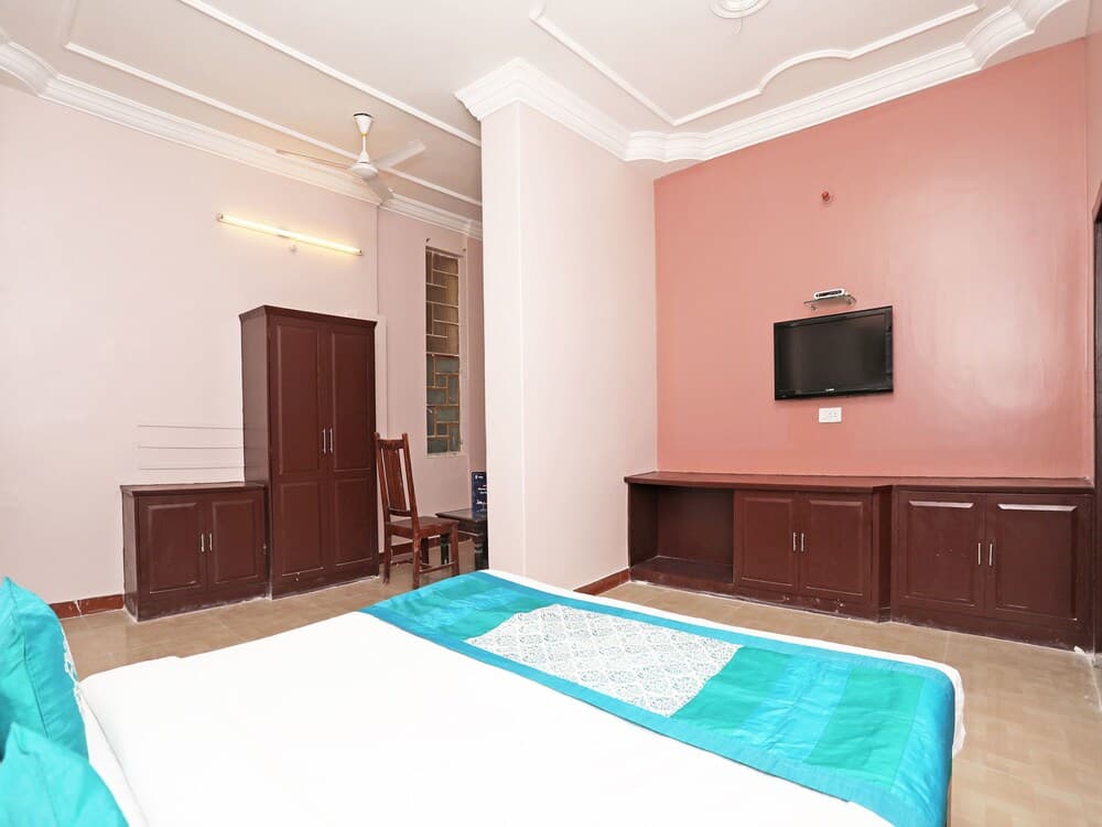 OYO 9852 Leela Villas Guest House