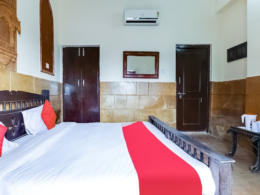 OYO 10132 Hotel Regal Inn