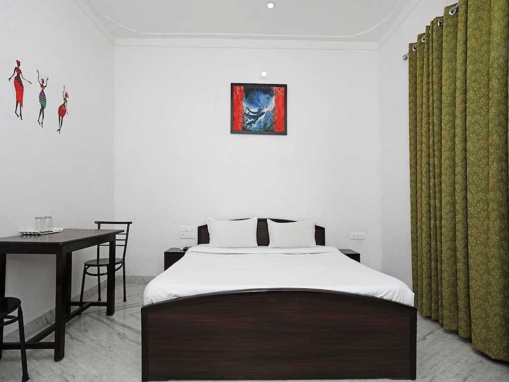 OYO 9777 Home Duplex Studio Airport Road