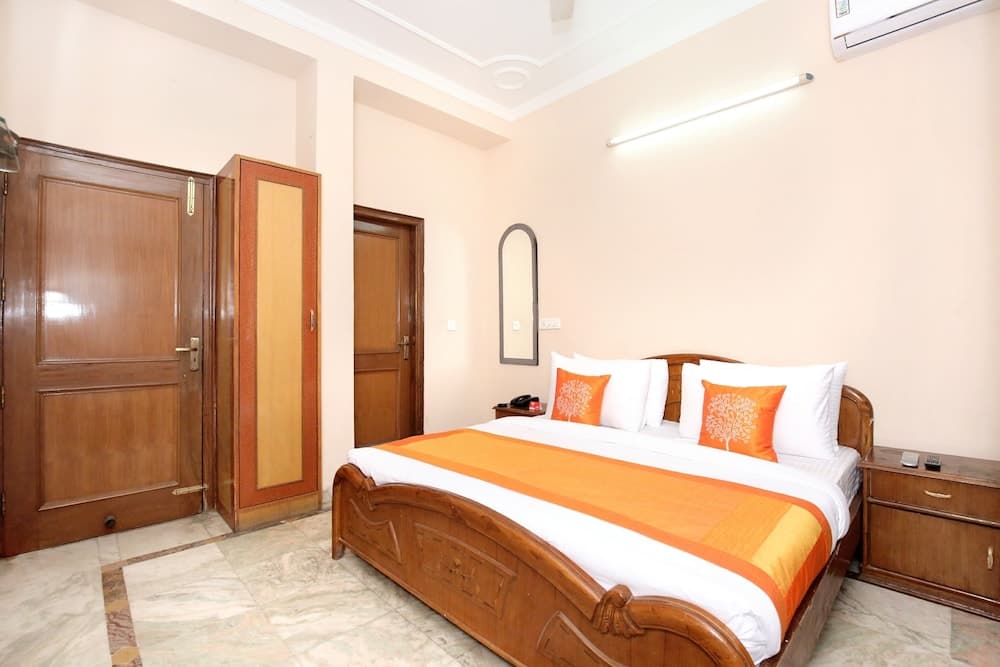 OYO 11377 Hotel Kings residency