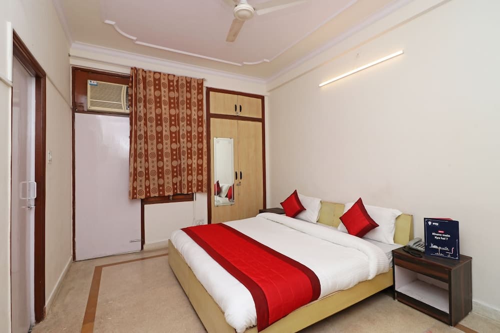 OYO 11452 Golden Castle Lodge