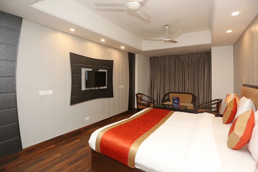 OYO 11451 The Avenue residency