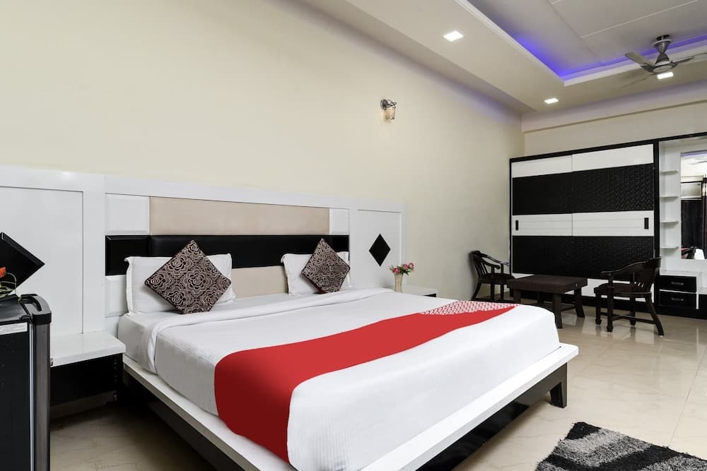 OYO 8500 Hotel Sun Palace Residency