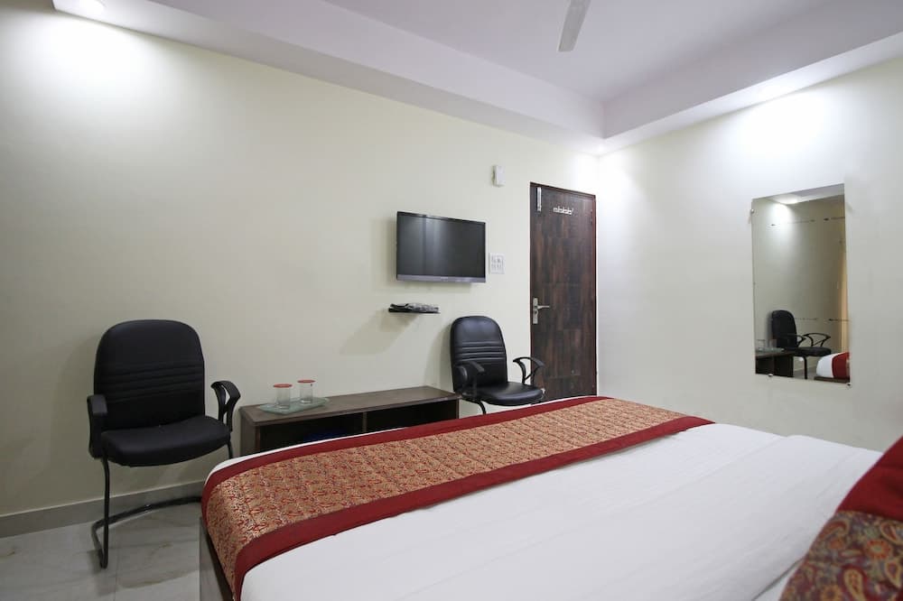 OYO 4882 Hotel Golden Park