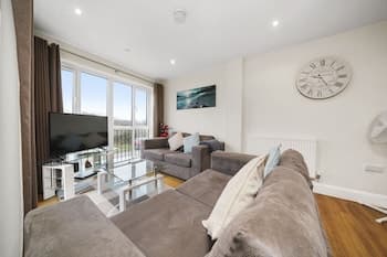 Heathrow Living Serviced Apartments by Ferndale