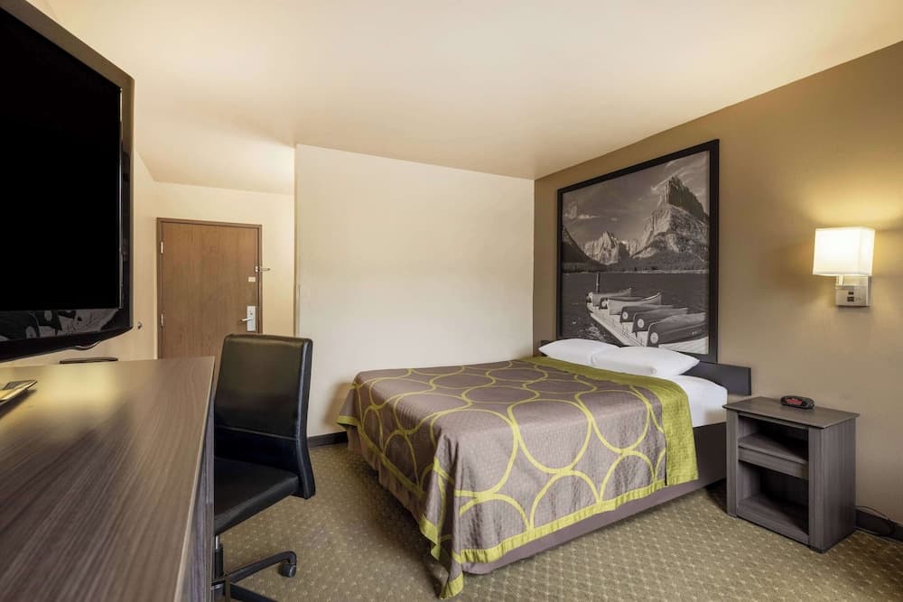 Super 8 by Wyndham Butte MT