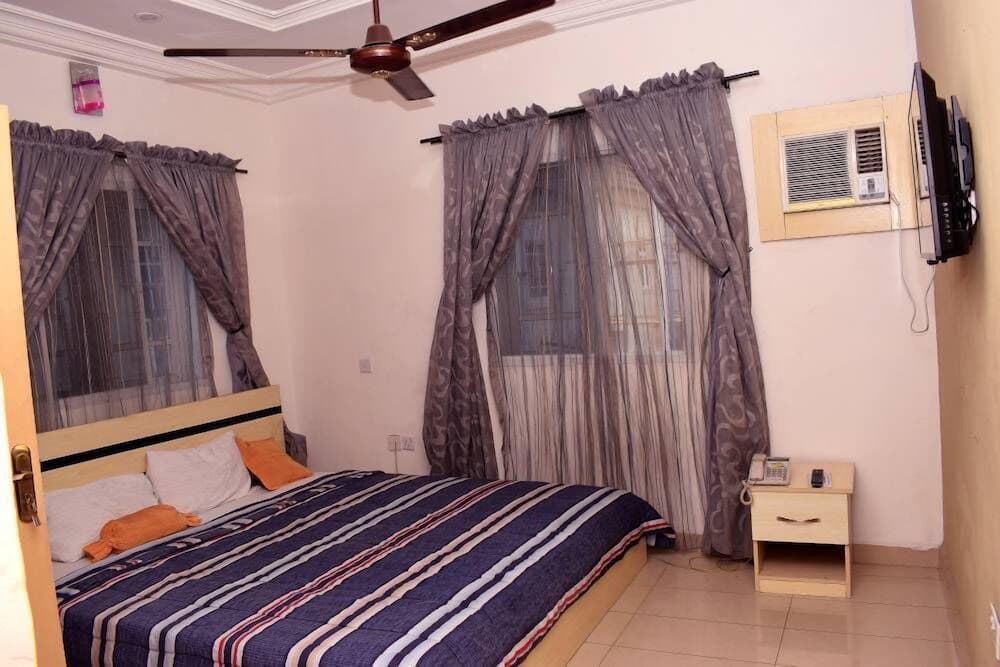 Buggatti Hotel and Suites