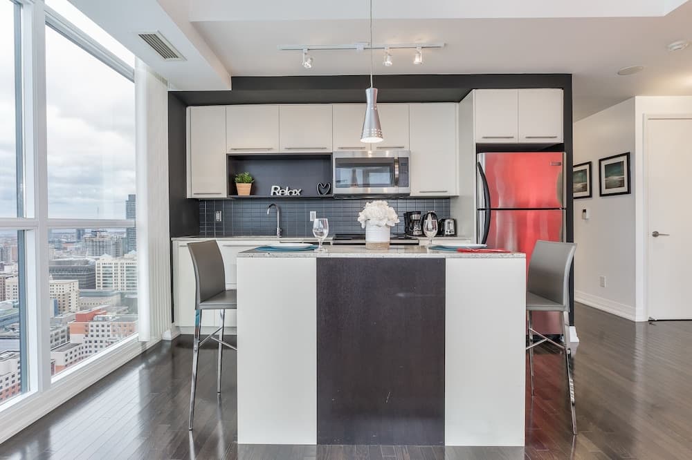 QuickStay - Incredible Downtown Condo, Yonge & College