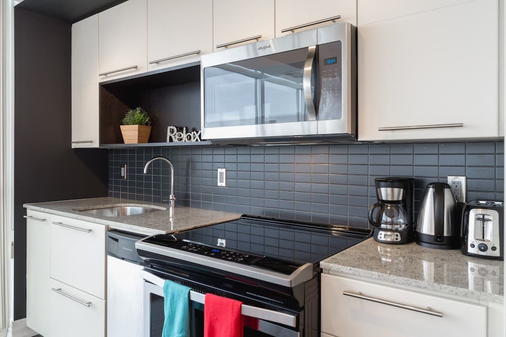 QuickStay - Incredible Downtown Condo, Yonge & College