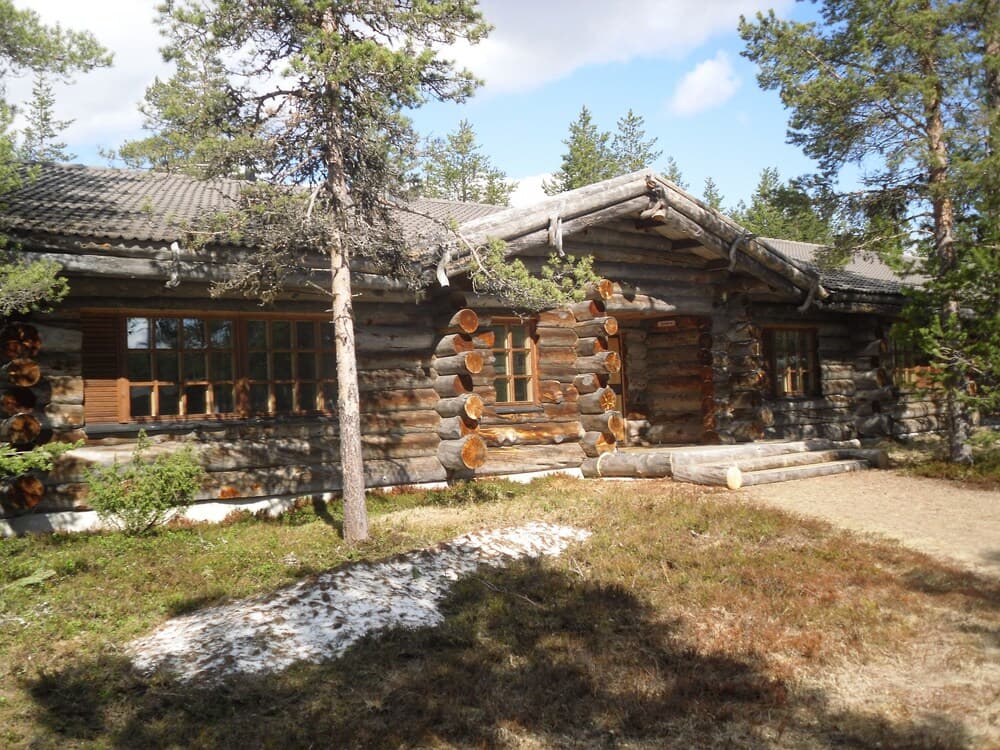Saarikejo Log Chalet