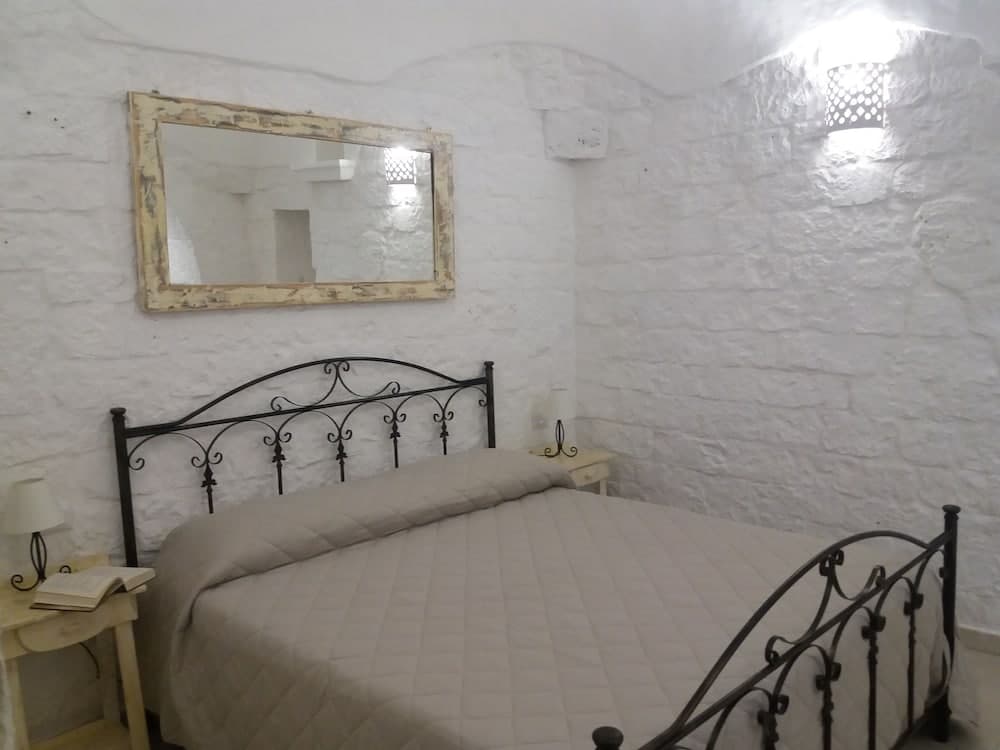 REFUGE OF THE PAGANI