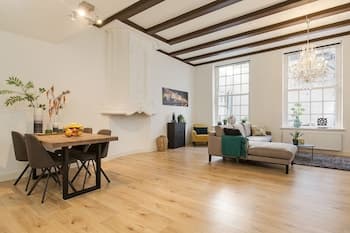 Canal Garden Apartment