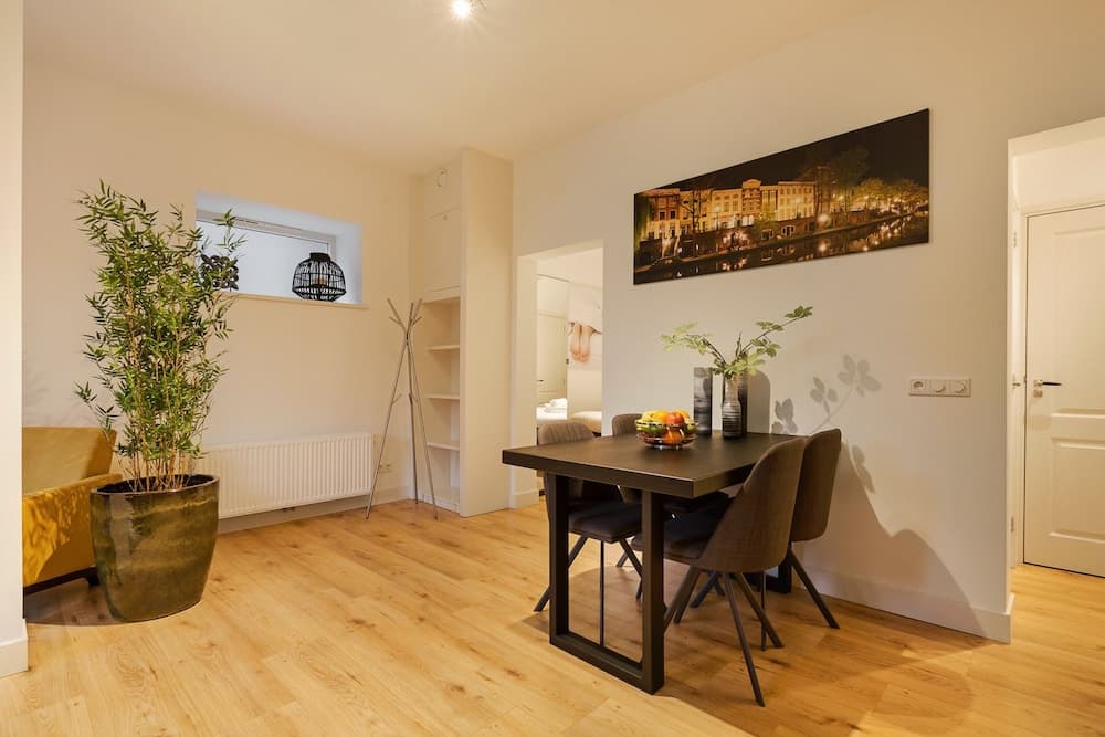 Canal Garden Apartment 11