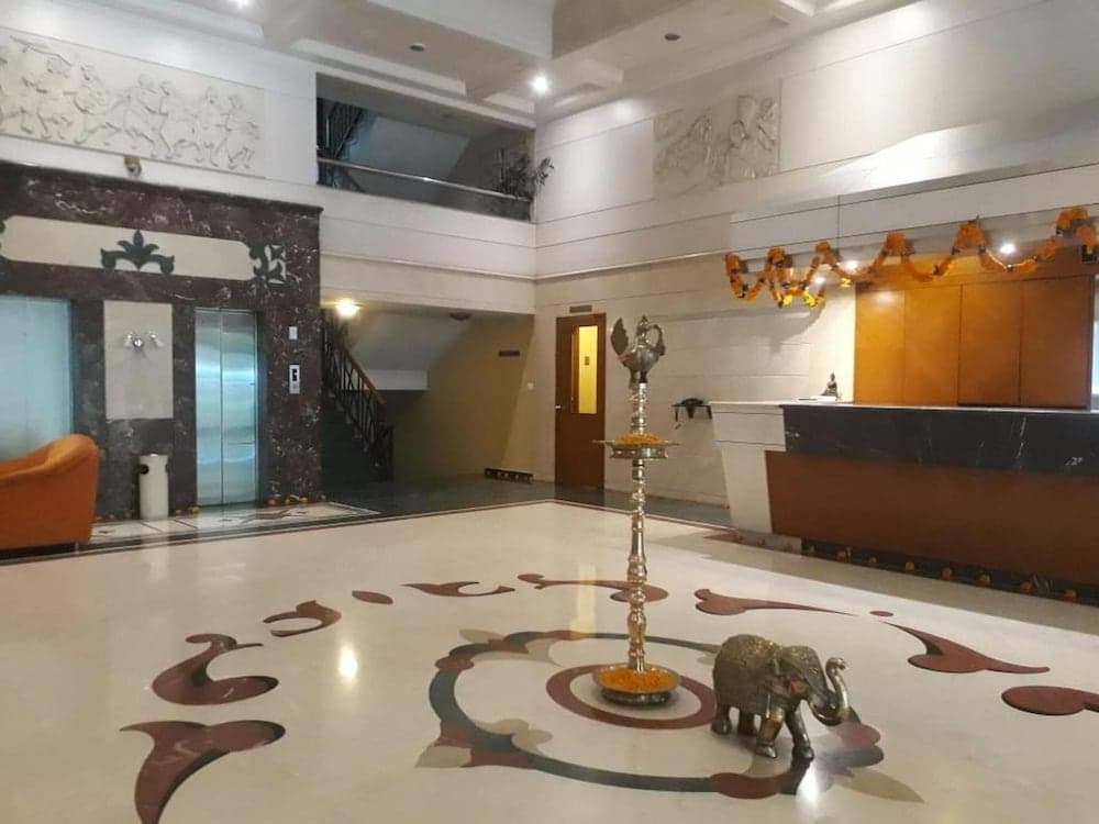 Hotel The Samrat