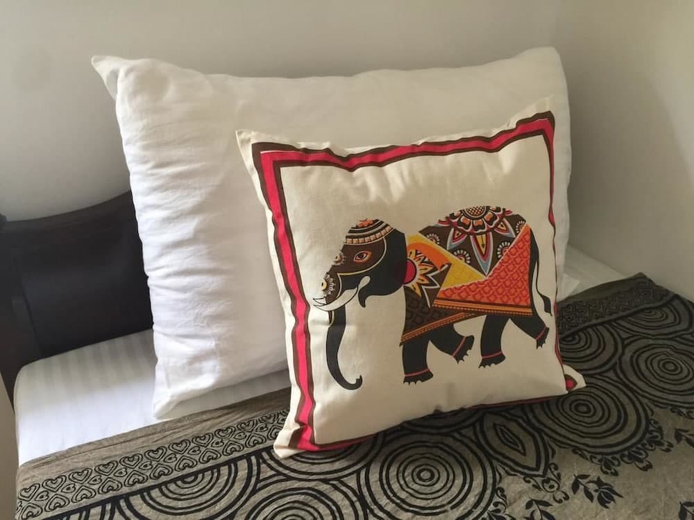 Waves Guest House & Turtle Restaurant