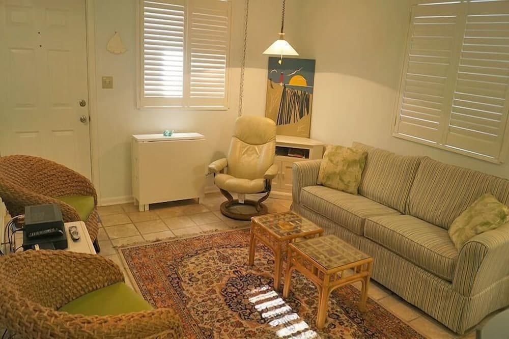 Atlantic View 101 2 Bedroom Condo by RedAwning